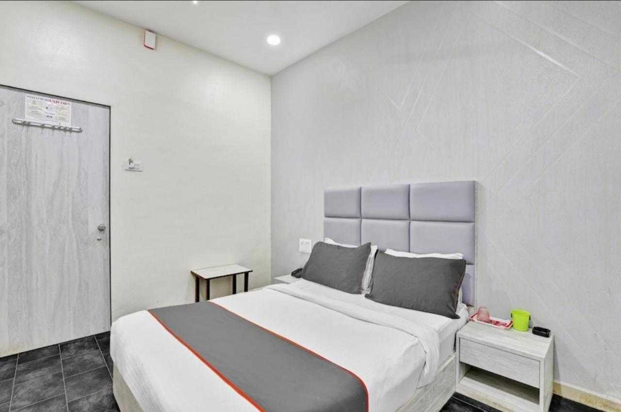 Hotel Unicorn, سورات المظهر الخارجي الصورة