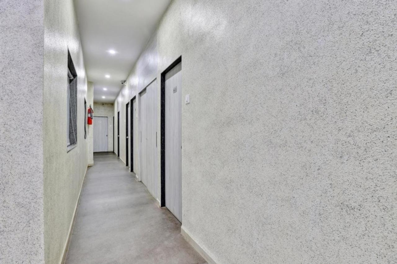 Hotel Unicorn, سورات المظهر الخارجي الصورة
