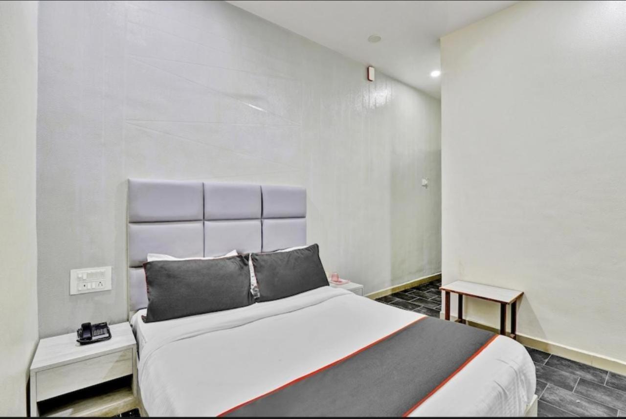 Hotel Unicorn, سورات المظهر الخارجي الصورة