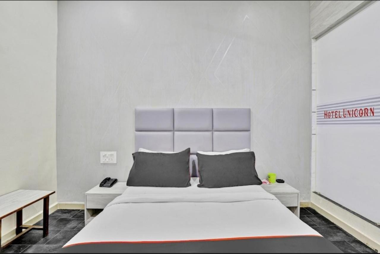 Hotel Unicorn, سورات المظهر الخارجي الصورة